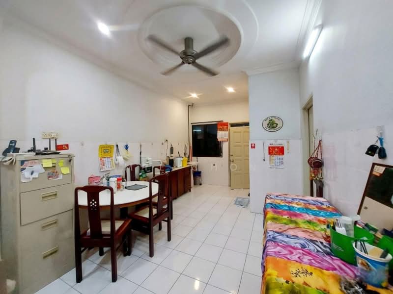 1-storey Terraced House for Sale in Taman Ipoh Timur (Ipoh) - Amie Chong - Dining Room - PropertyGuru.com.my