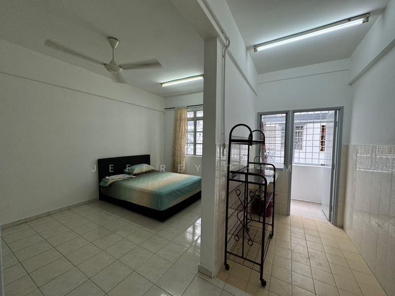 Untuk Disewa - Hata Square