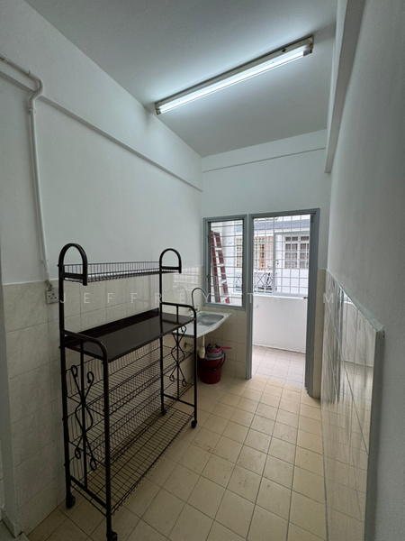 Untuk Disewa - Hata Square