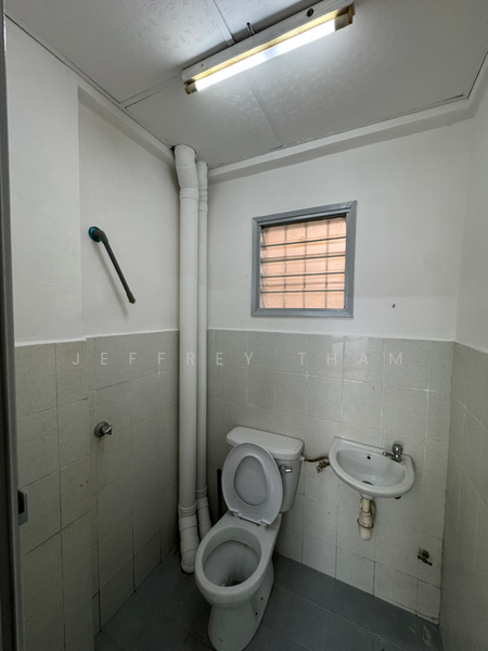 Untuk Disewa - Hata Square