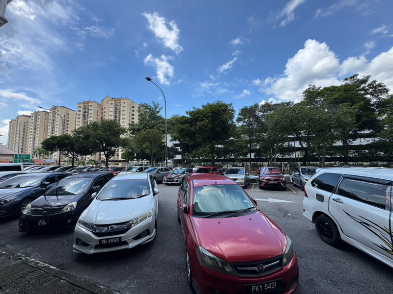 Untuk Disewa - Hata Square