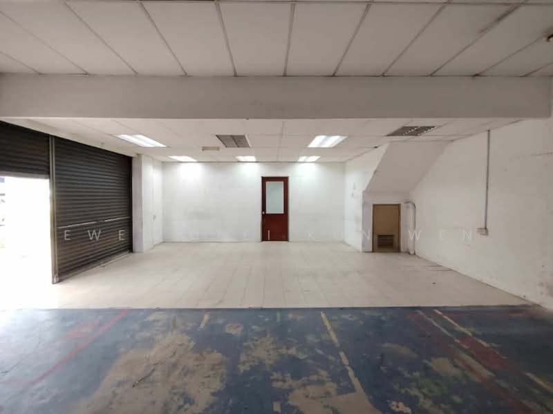 For Rent - (Corner) Kepong Metro Prima 2sty Shop (Rent) Taman Usahawan Kepong Baru Laman Rimbunan