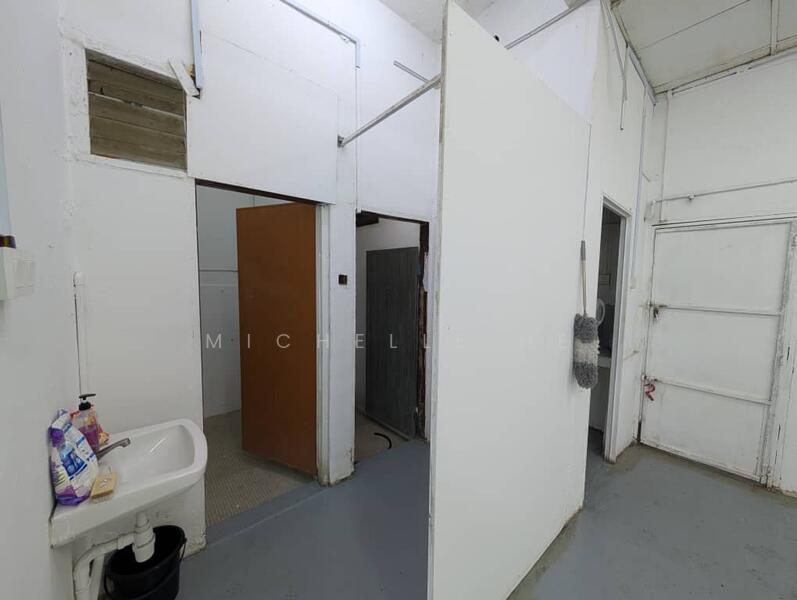 For Sale - Taman Mulia/ Tampoi/ 2 Storey Shoplot/ For Sale