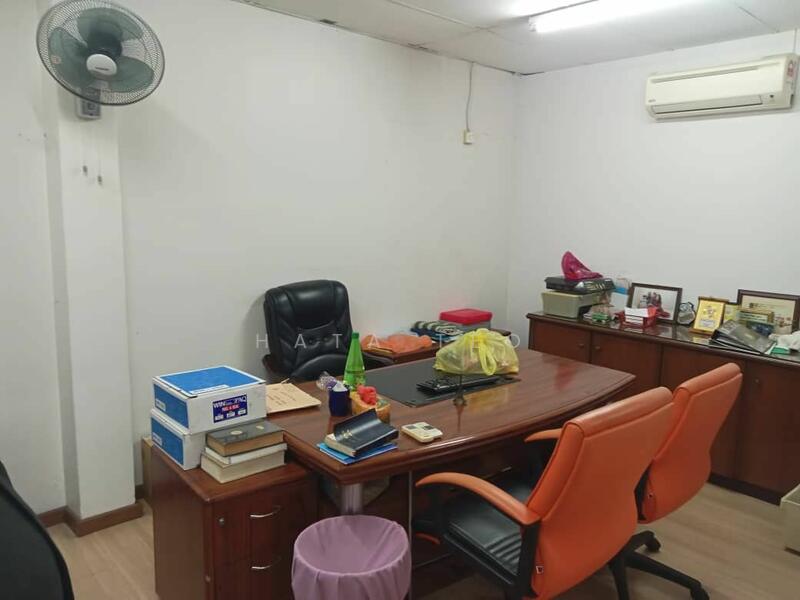 Untuk Disewa - Shop at Kota Pendamar