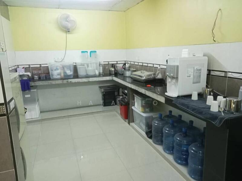 Untuk Disewa - Shop at Kota Pendamar