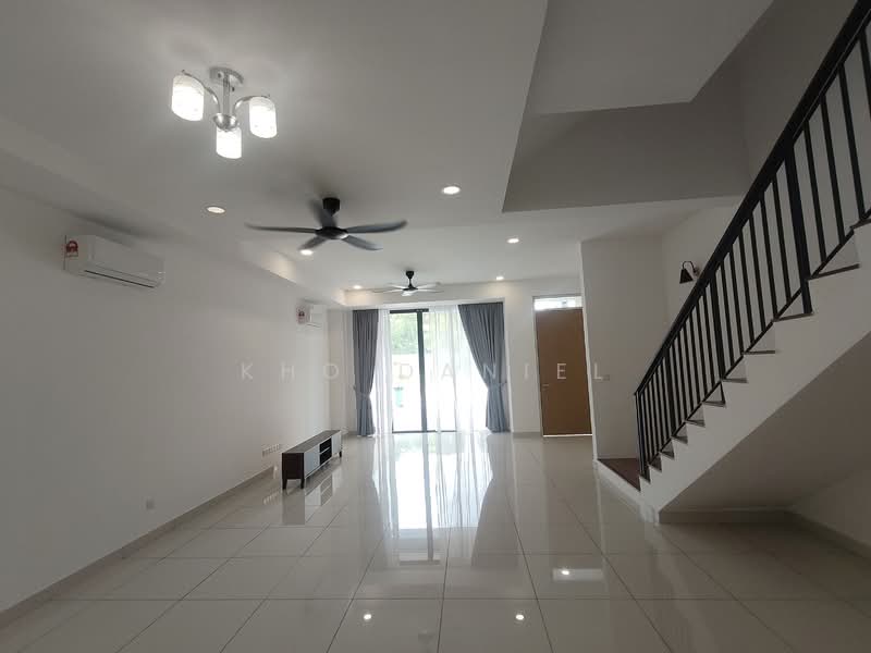 3-storey Terraced House for Rent in BANDAR PUCHONG JAYA (Puchong) - Kho Daniel - Living Room - PropertyGuru.com.my