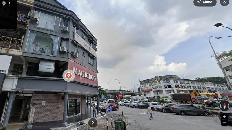 For Rent - ⭐ 1st flr ⭐ Corner ⭐ 3,300sf ⭐ Main Road Frontage ⭐