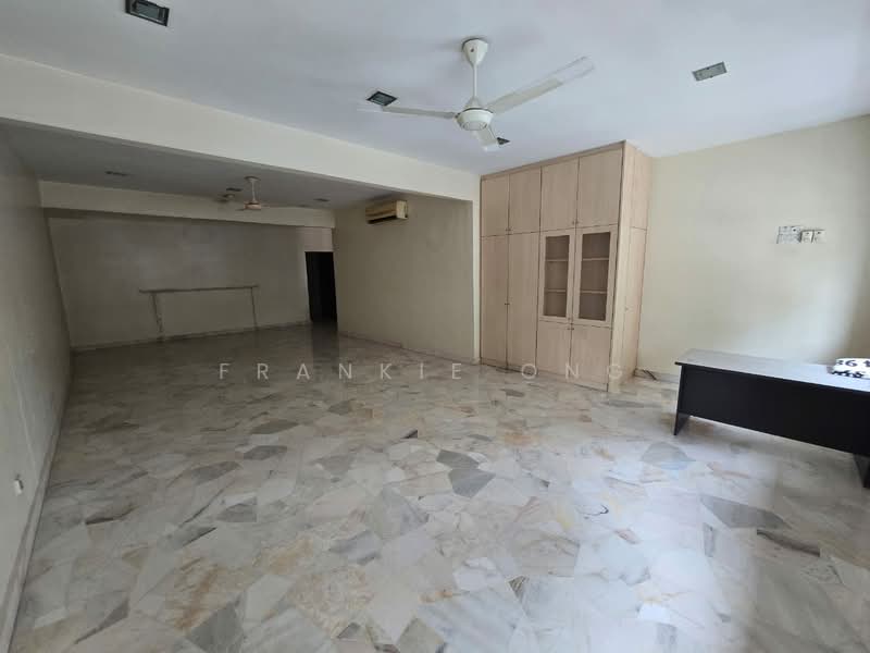 Untuk Disewa - Taman Midah