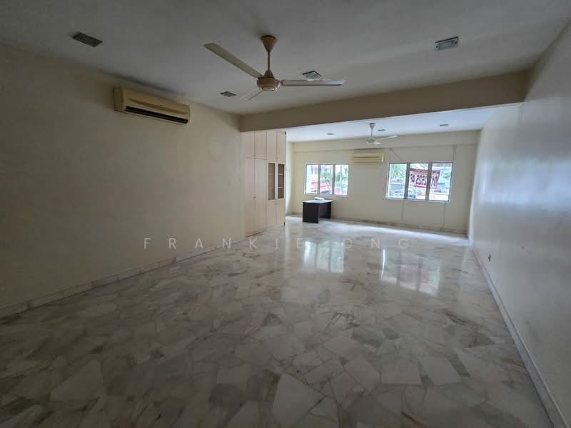 Untuk Disewa - Taman Midah