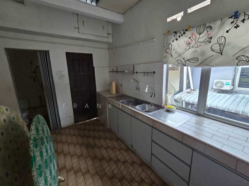 Untuk Disewa - Taman Midah