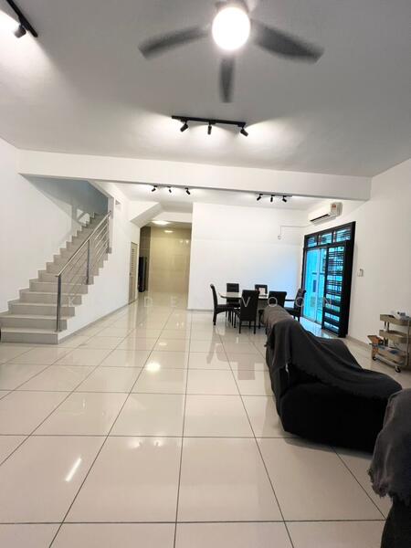 Untuk Dijual - 𝗢𝗹𝗲𝗮𝗻𝗱𝗲𝗿 @ 𝗞𝗲𝗺𝗽𝗮𝘀 Double Storey Cluster Corner