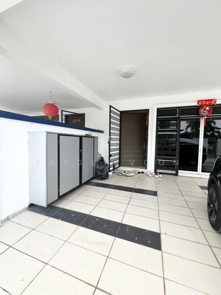 Untuk Dijual - 𝗢𝗹𝗲𝗮𝗻𝗱𝗲𝗿 @ 𝗞𝗲𝗺𝗽𝗮𝘀 Double Storey Cluster Corner