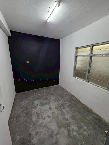 For Sale - Pekan Nana Pekans Nanas