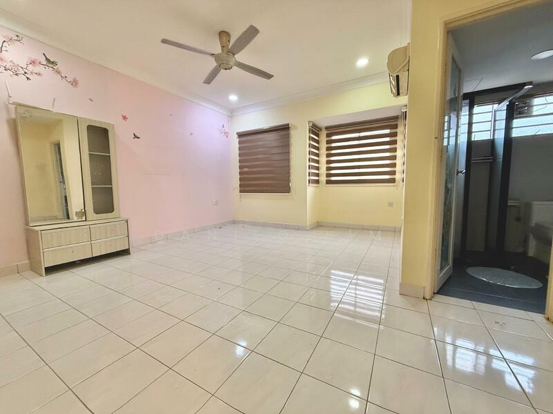 For Sale - Damai Perdana, 20x60, Full Reno, Gated Area, Flat Level, 9/10 Condition