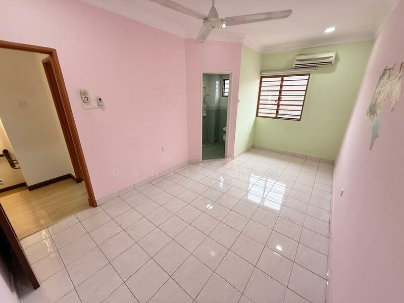 For Sale - Damai Perdana, 20x60, Full Reno, Gated Area, Flat Level, 9/10 Condition