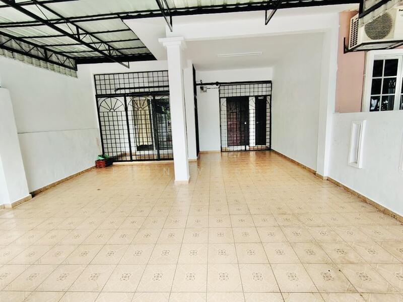 For Rent - Taman Dahlia (Bandar Baru Salak Tinggi)