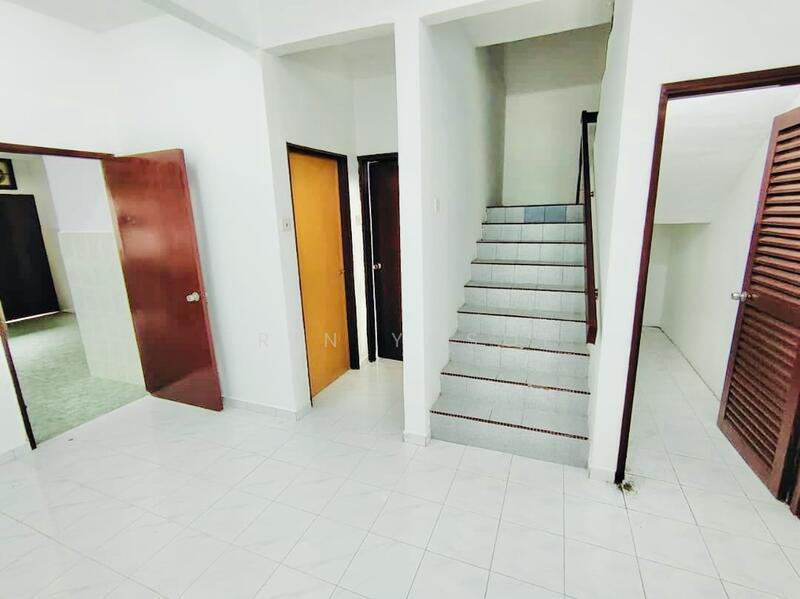 For Rent - Taman Dahlia (Bandar Baru Salak Tinggi)