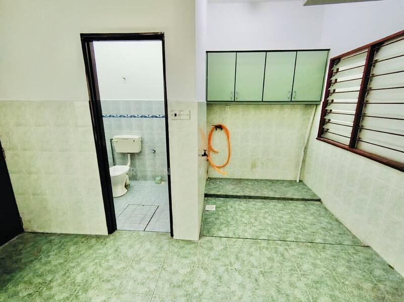 For Rent - Taman Dahlia (Bandar Baru Salak Tinggi)