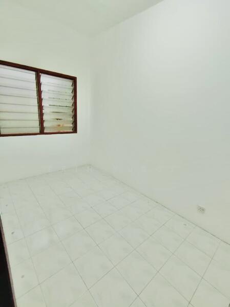 For Rent - Taman Dahlia (Bandar Baru Salak Tinggi)