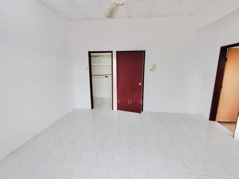For Rent - Taman Dahlia (Bandar Baru Salak Tinggi)
