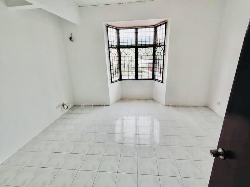 For Rent - Taman Dahlia (Bandar Baru Salak Tinggi)
