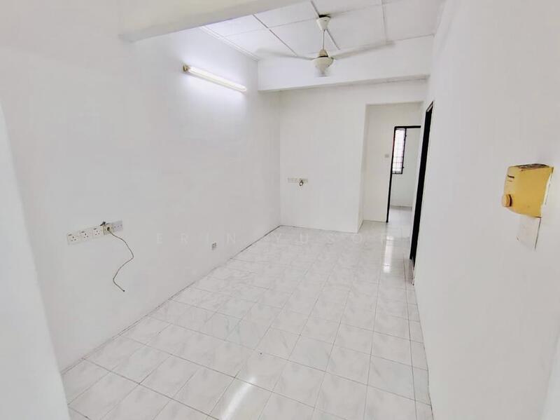 For Rent - Taman Dahlia (Bandar Baru Salak Tinggi)