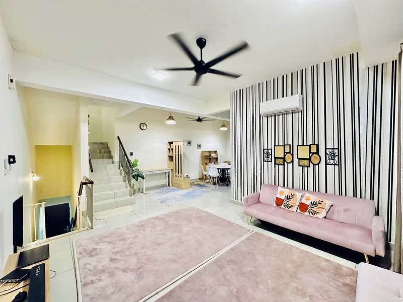 Rumah Bandar untuk Disewa di Kajang (Selangor) - Erin Yusof - Living Room - PropertyGuru.com.my