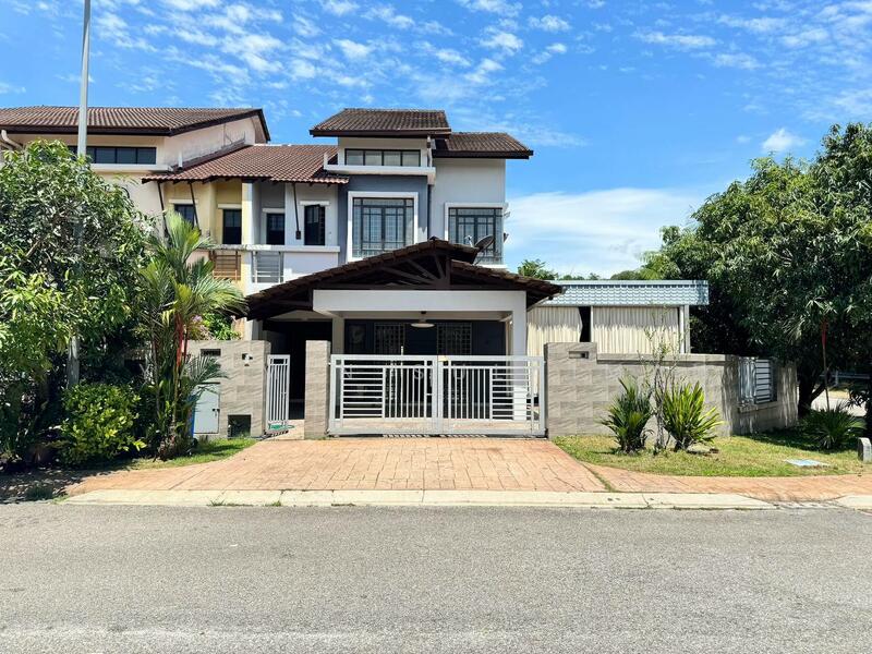 CORNER LOT Double Storey Terrace Greenlane