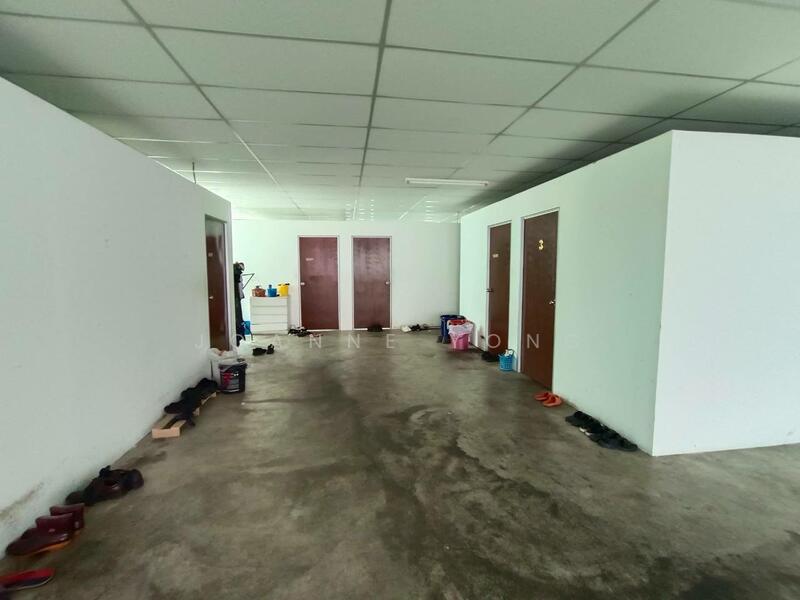 For Sale - 3 Storey Corner Shoplot @ Jalan Kiambang, Indahpura, Kulai Vervocity Johor. Near I-Park
