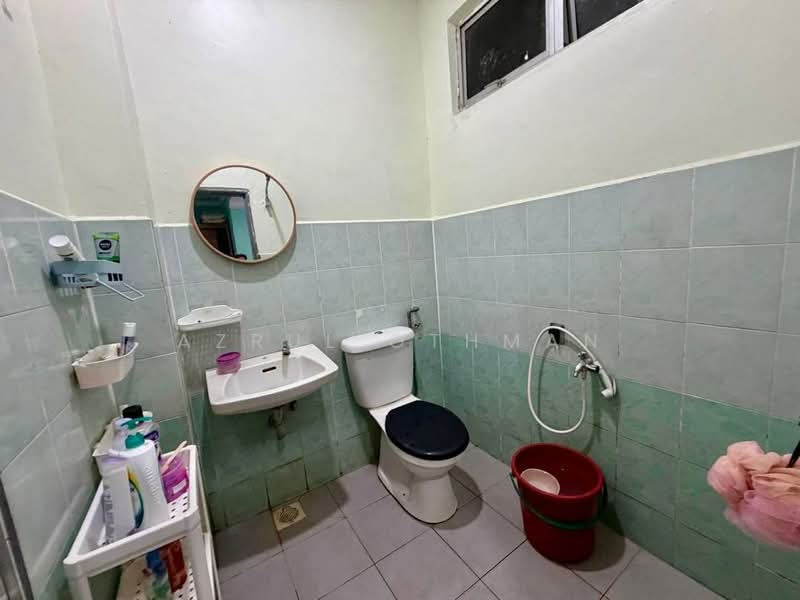 2-storey Terraced House for Sale in Taman Desa Orkid (Senawang) - Azrul Othman - Bathroom - PropertyGuru.com.my