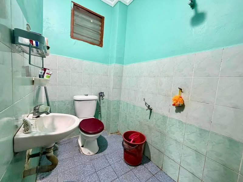 2-storey Terraced House for Sale in Taman Desa Orkid (Senawang) - Azrul Othman - Bathroom - PropertyGuru.com.my