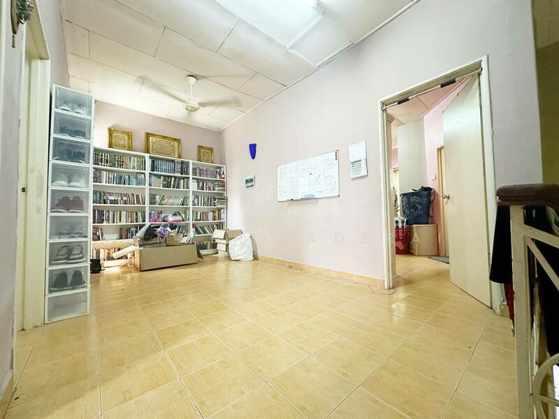 2-storey Terraced House for Sale in Subang Bestari (Shah Alam) - Ammeer Nadzrai - PropertyGuru.com.my