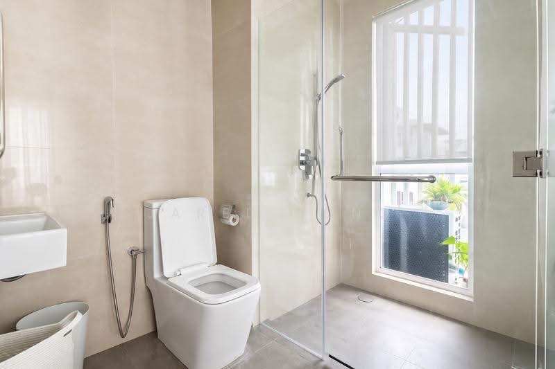 Bungalow House for Sale in Lakefront Villa (Cyberjaya) - Jared Wong - Bathroom - PropertyGuru.com.my