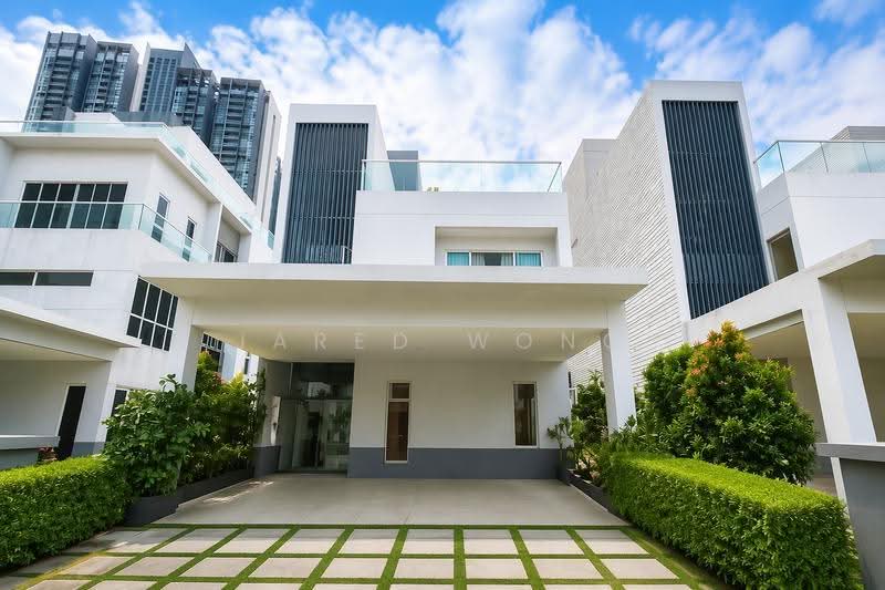 Bungalow House for Sale in Lakefront Villa (Cyberjaya) - Jared Wong - Exterior - PropertyGuru.com.my