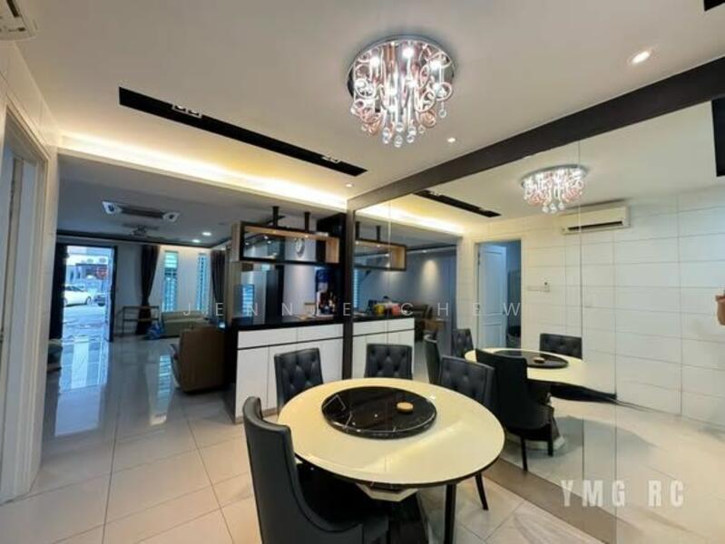 Untuk Dijual - 3-storey Terraced House at Bandar Botanic