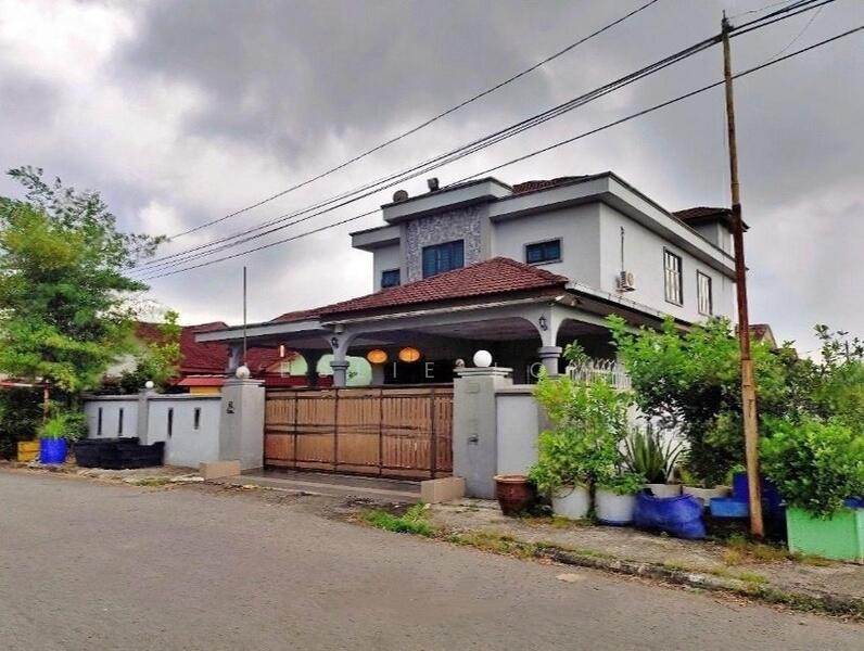 For Sale - 12/2/2026 BANK LELONG Bungalow No.252, Lorong Empat, Taman Julaiha, Hutan Melintang, Perak.