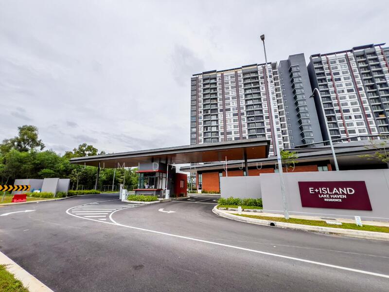 ⭐️ END UNIT⭐️ LAKE FACINGFOR RENT / WTLE’Island Lake Haven Residence Taman Putra Purdana, Pucho