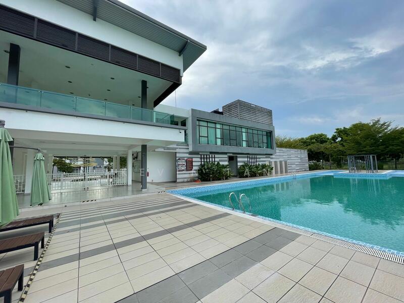 For Sale - 2.5-storey Terraced House at Lakeside Residences