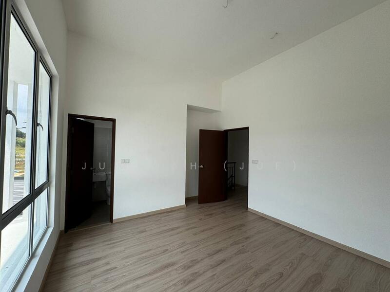 2 Storey Terrace Unit, Residensi Kirana Kesuma, Fasa 7. Bdr Tasik Kesuma,Beranang