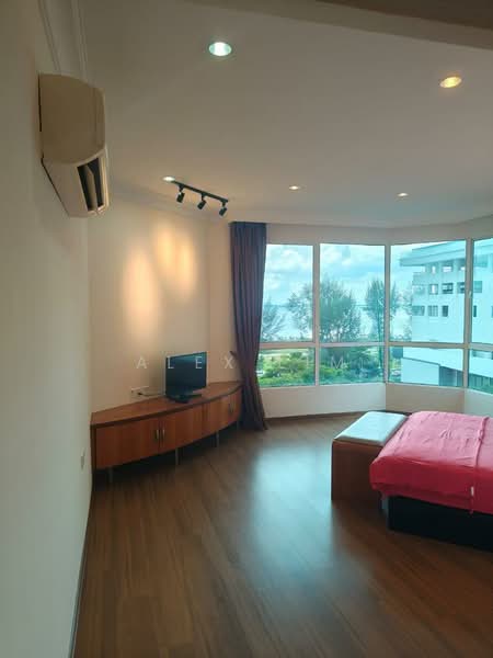 Kondominium untuk Disewa di Gurney Beach Resort - Alex Lim - Living Room - PropertyGuru.com.my