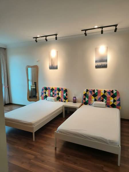 Kondominium untuk Disewa di Gurney Beach Resort - Alex Lim - Bedroom - PropertyGuru.com.my