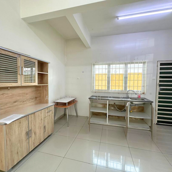 Untuk Disewa - Taman Naluri Ria 3 Storey House