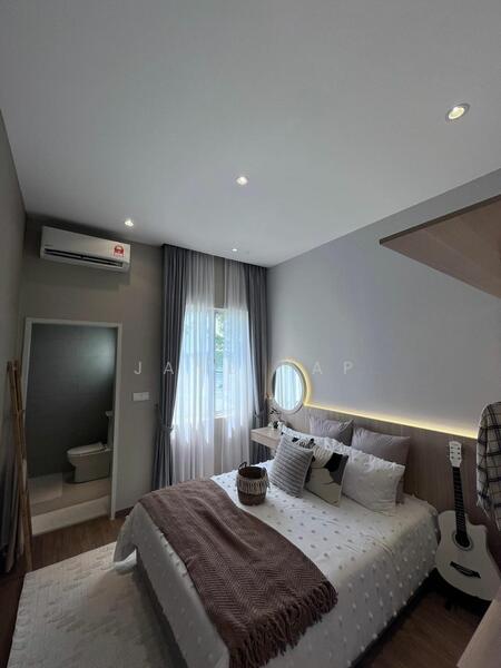 Untuk Disewa - M Oscar