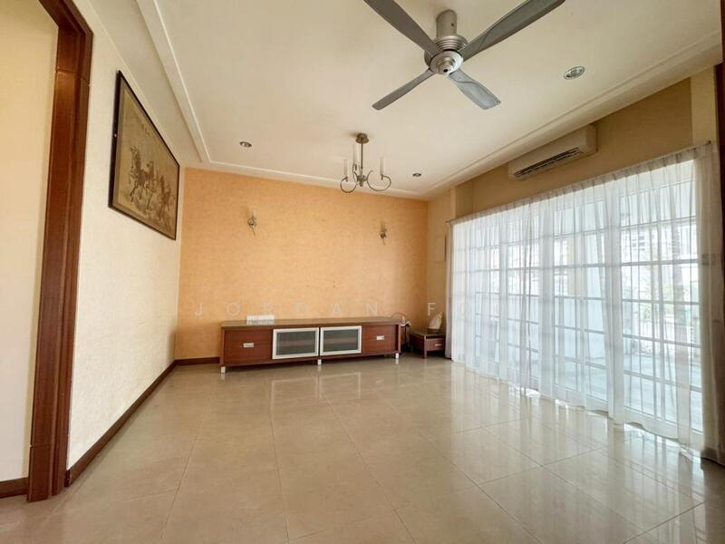 Untuk Dijual - Halaman Bukit Gambir