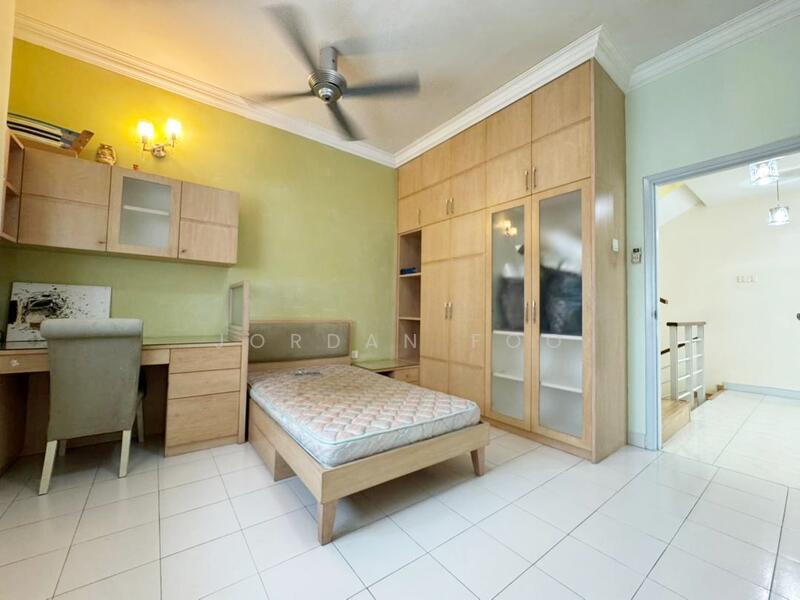 Untuk Dijual - Halaman Bukit Gambir