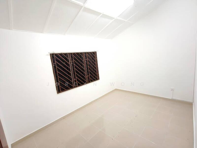 For Rent - Jalan Lembah, Taman Desa Jaya