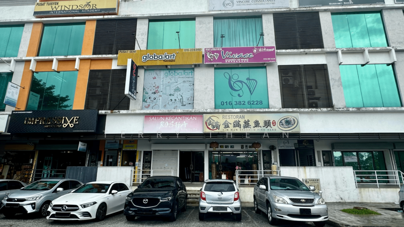 Untuk Dijual - 3 Sty Shop @ Bandar Kinrara 5 , Next to Giant & LRT Station