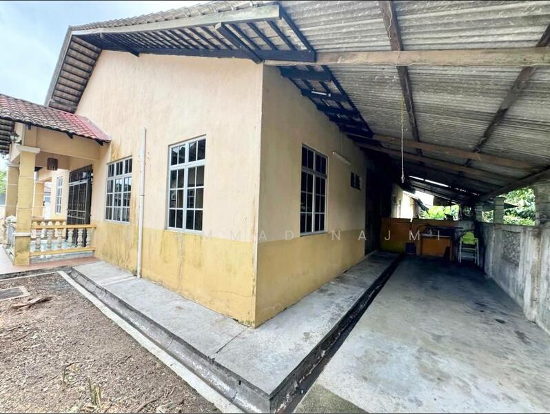 For Sale - Kampung Mak Chili