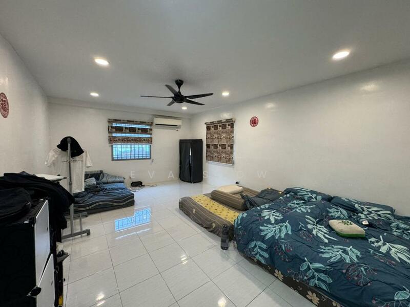 For Rent - Bukit Indah