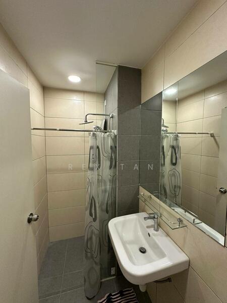 Untuk Disewa - The Holmes 1